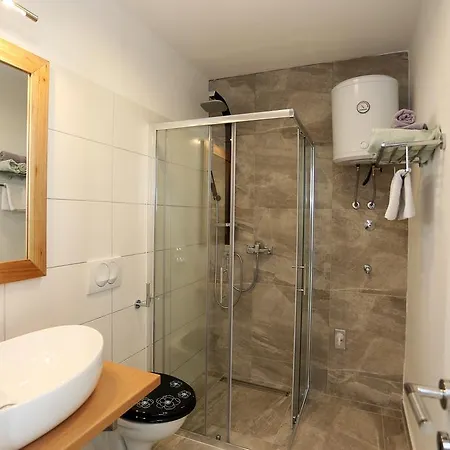 شقة Ivan Spadina تيسنو