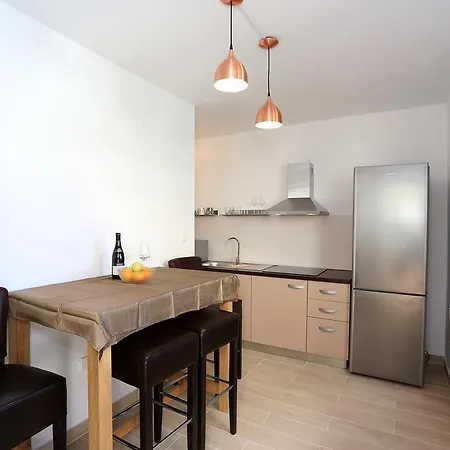 Lägenhet Ivan Spadina Tisno