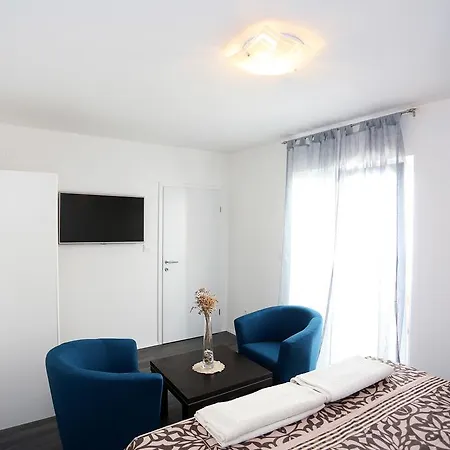 Ivan Spadina تيسنو