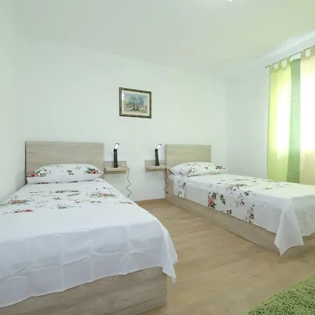 Ivan Spadina * تيسنو