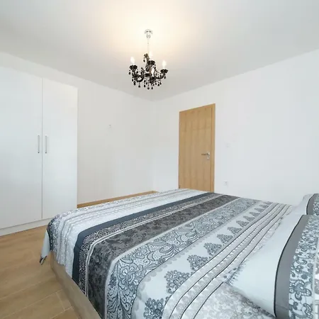 Lägenhet Ivan Spadina Tisno