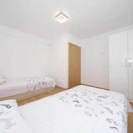 Ivan Spadina Lägenhet Tisno