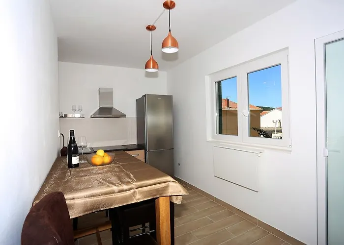 Lägenhet Ivan Spadina Tisno